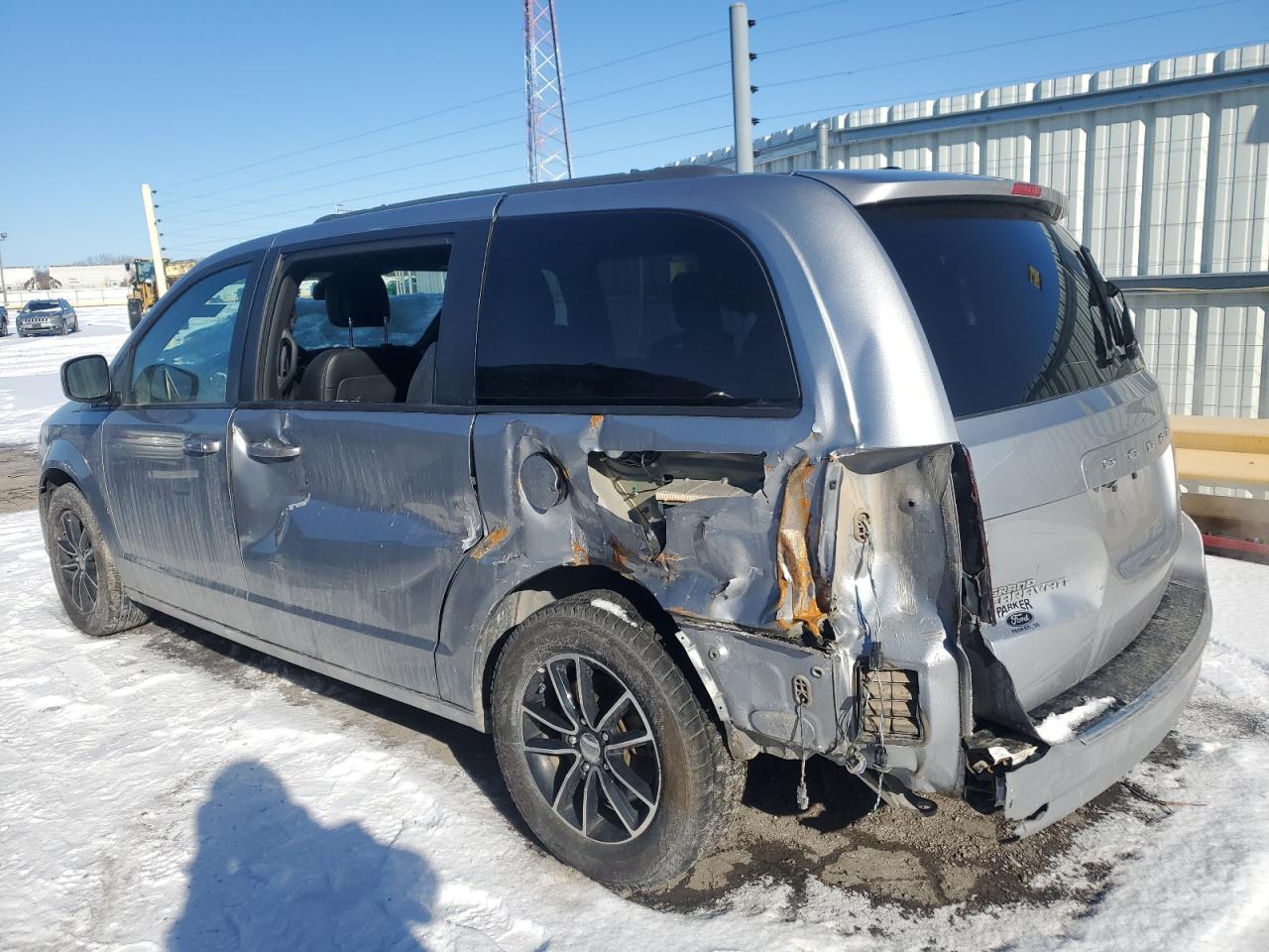 2019 Dodge Caravan - Image 2
