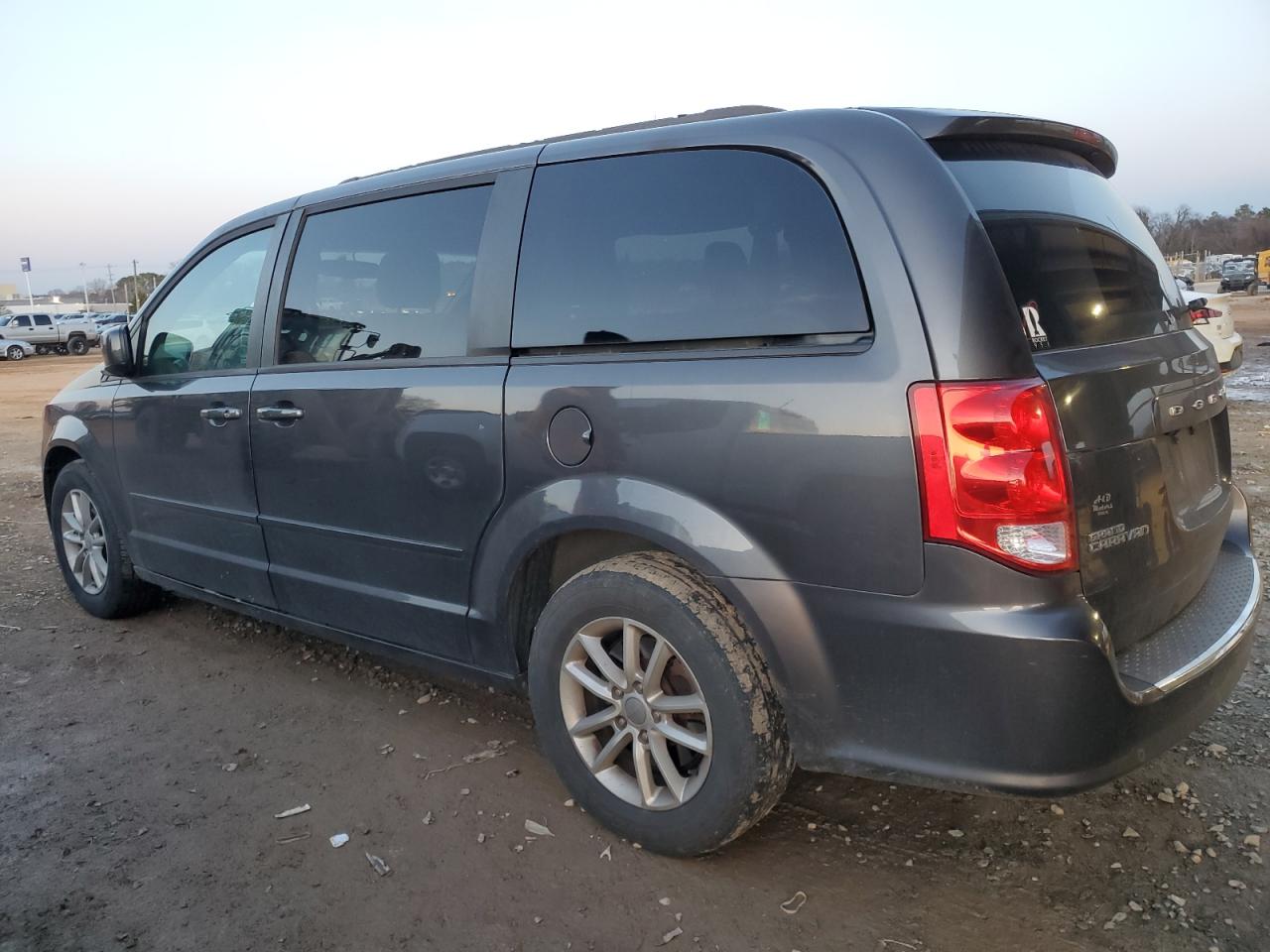 2015 Dodge Caravan - Image 2