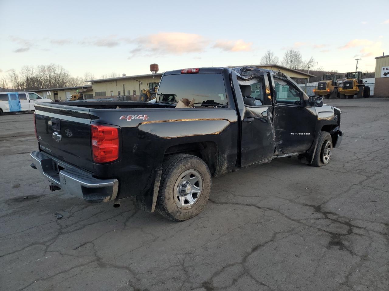2015 Chevrolet Silverado - Image 3