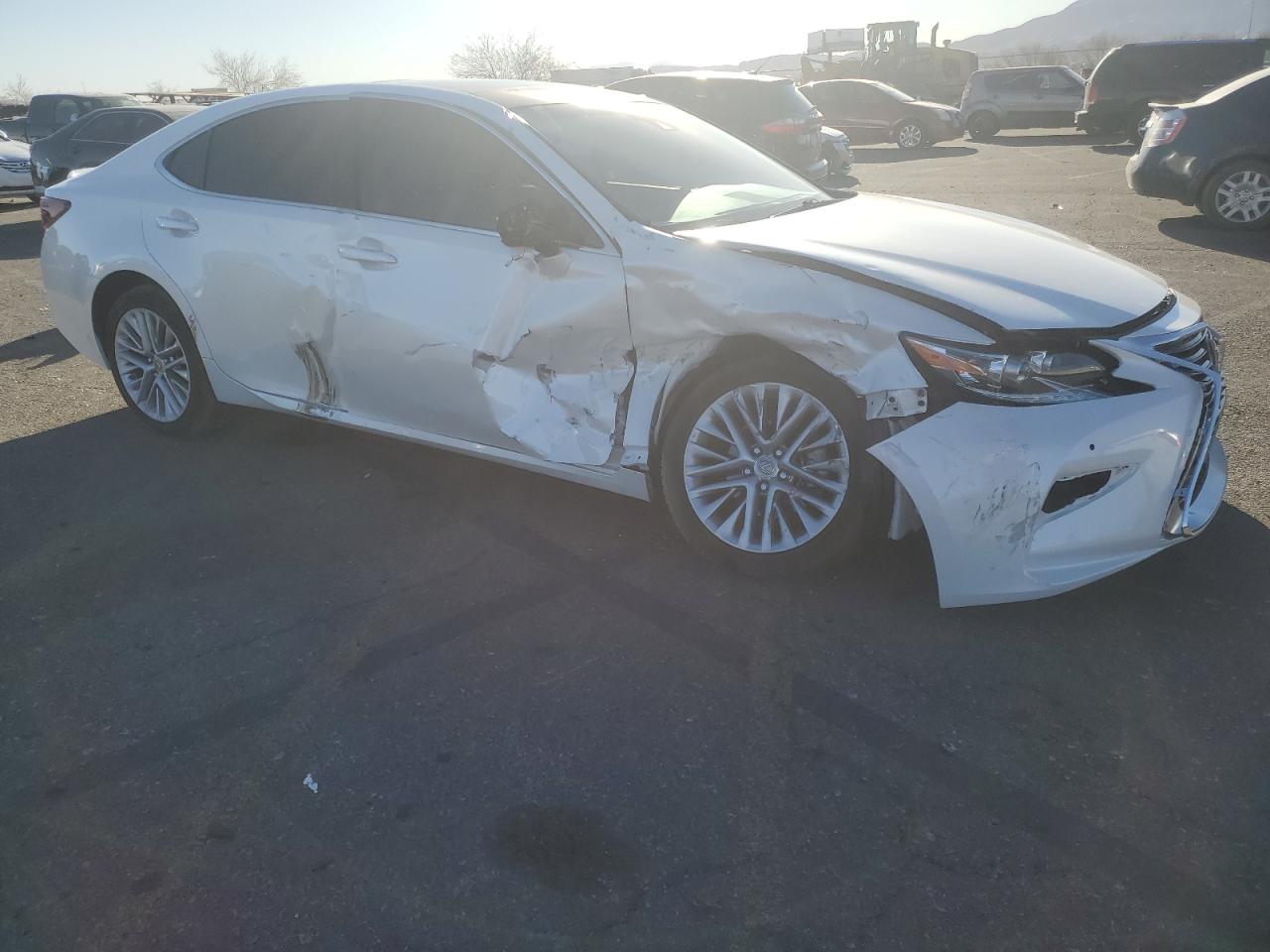2016 Lexus ES - Image 4