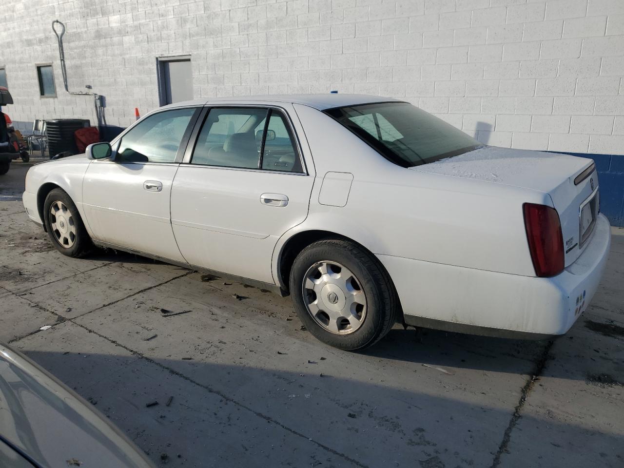 2002 Cadillac De Ville - Image 2
