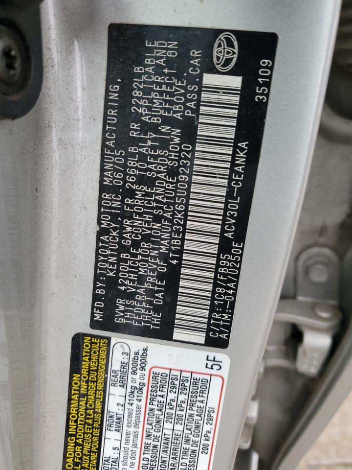 2005 Toyota Camry - Image 12