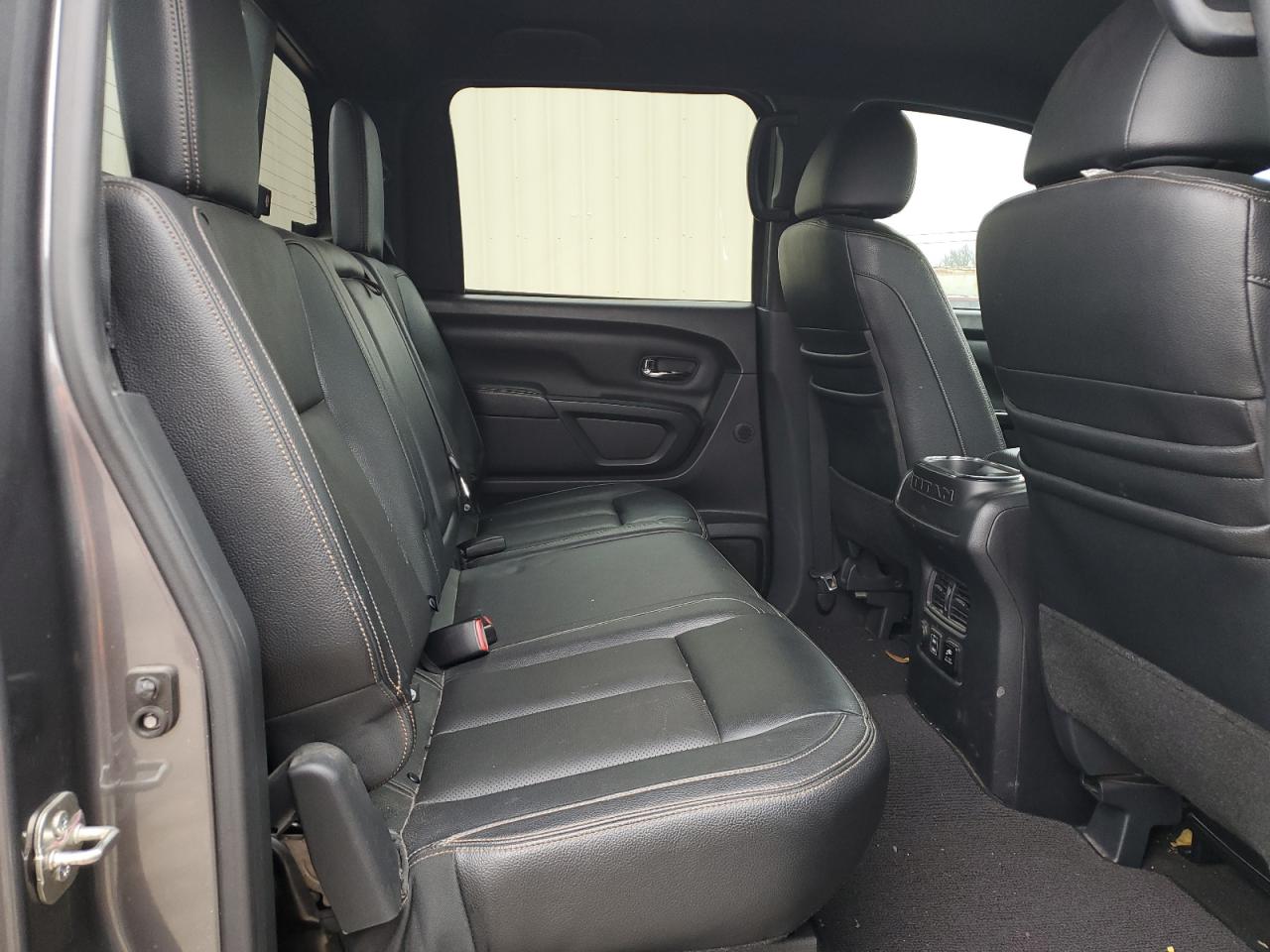 2019 Nissan Titan - Image 10