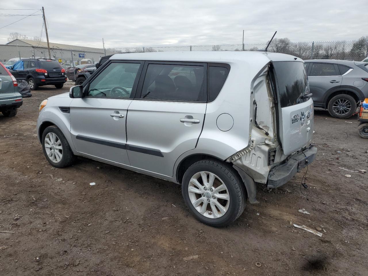 VIN KNDJT2A66D7565733 2013 KIA SOUL no.2