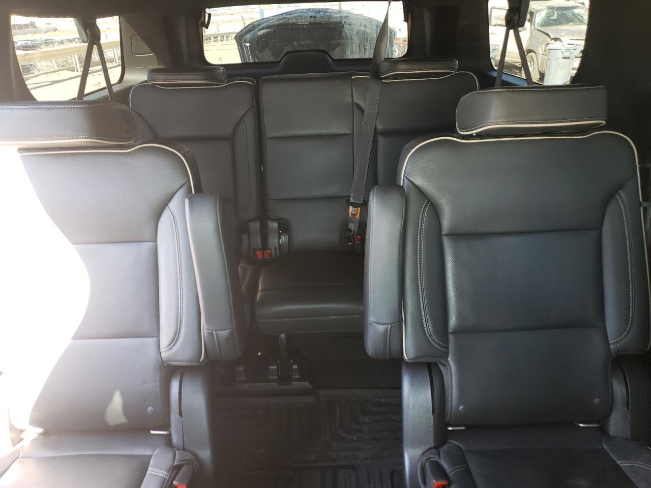 2022 Chevrolet Suburban - Image 10