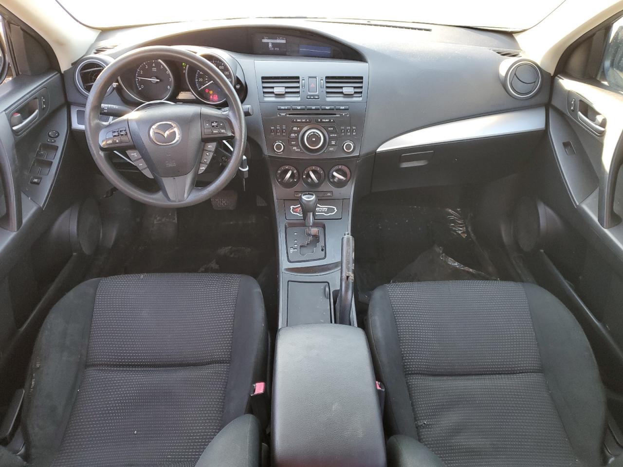 2013 Mazda 3 - Image 8