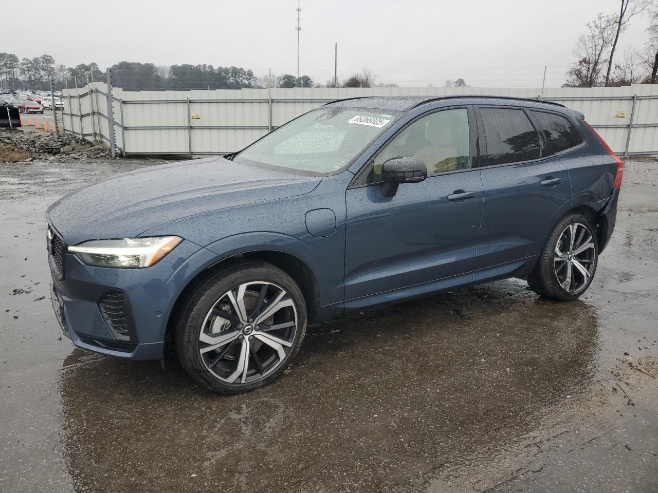 2023 Volvo XC60 - Image 1