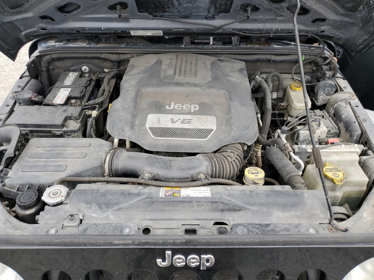 2014 Jeep Wrangler - Image 11
