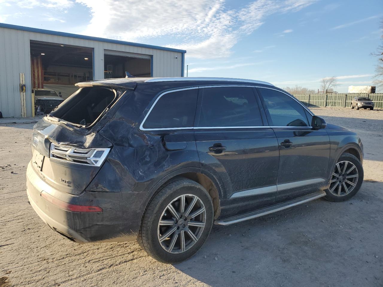 2017 Audi Q7 - Image 3