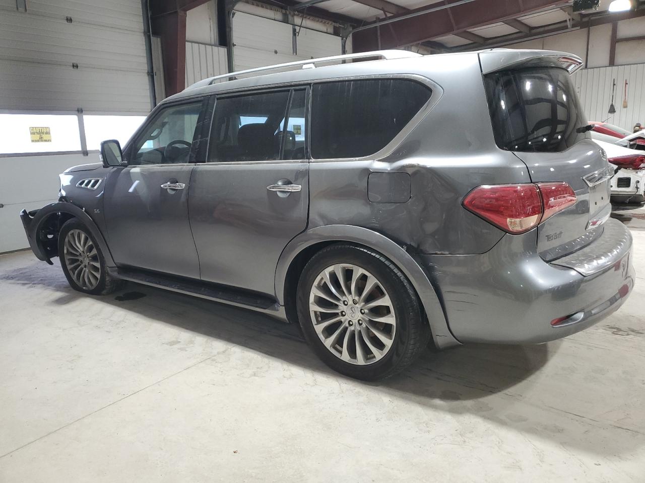 2015 Infiniti QX80 - Image 2
