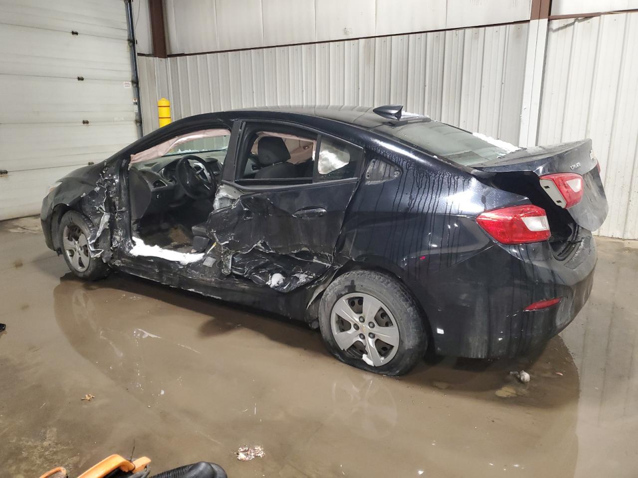 2017 Chevrolet Cruze - Image 2