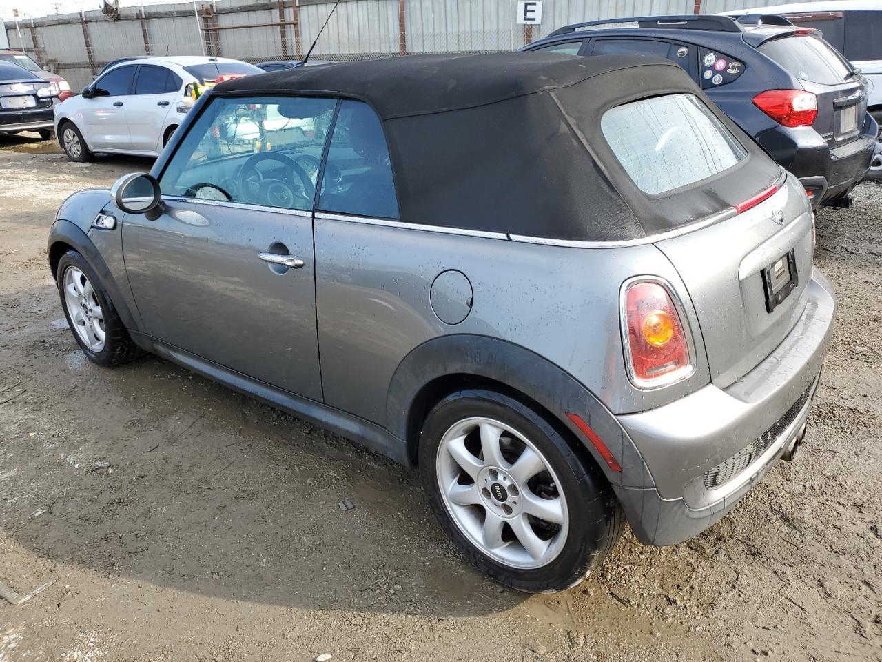 2010 MINI Cooper - Image 2