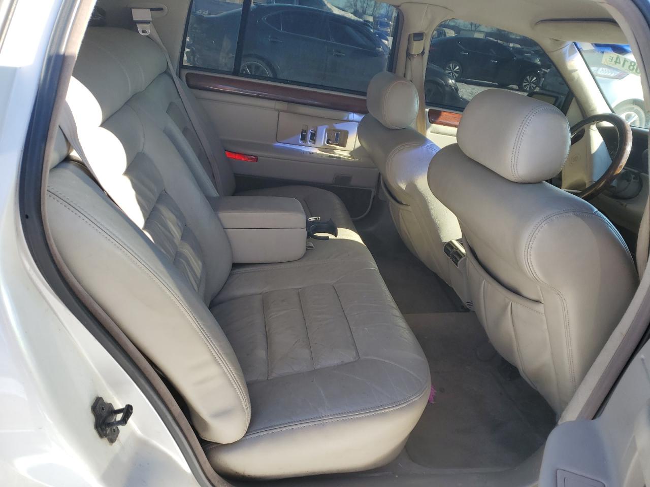1996 Cadillac De Ville - Image 10