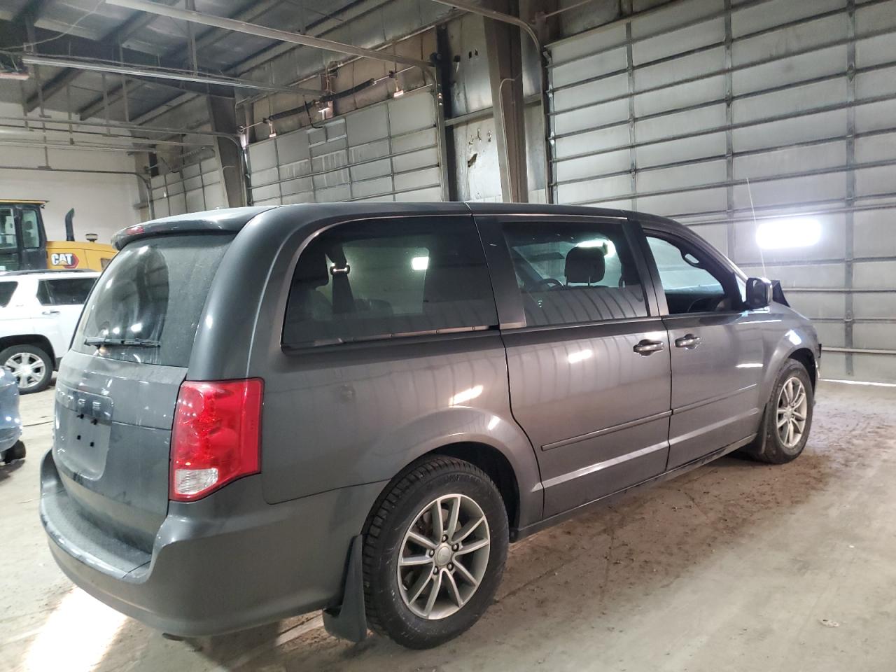2017 Dodge Caravan - Image 3