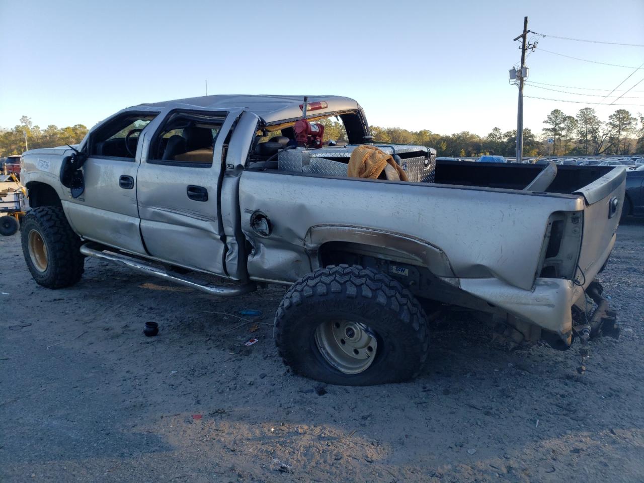 2004 Chevrolet Silverado - Image 2