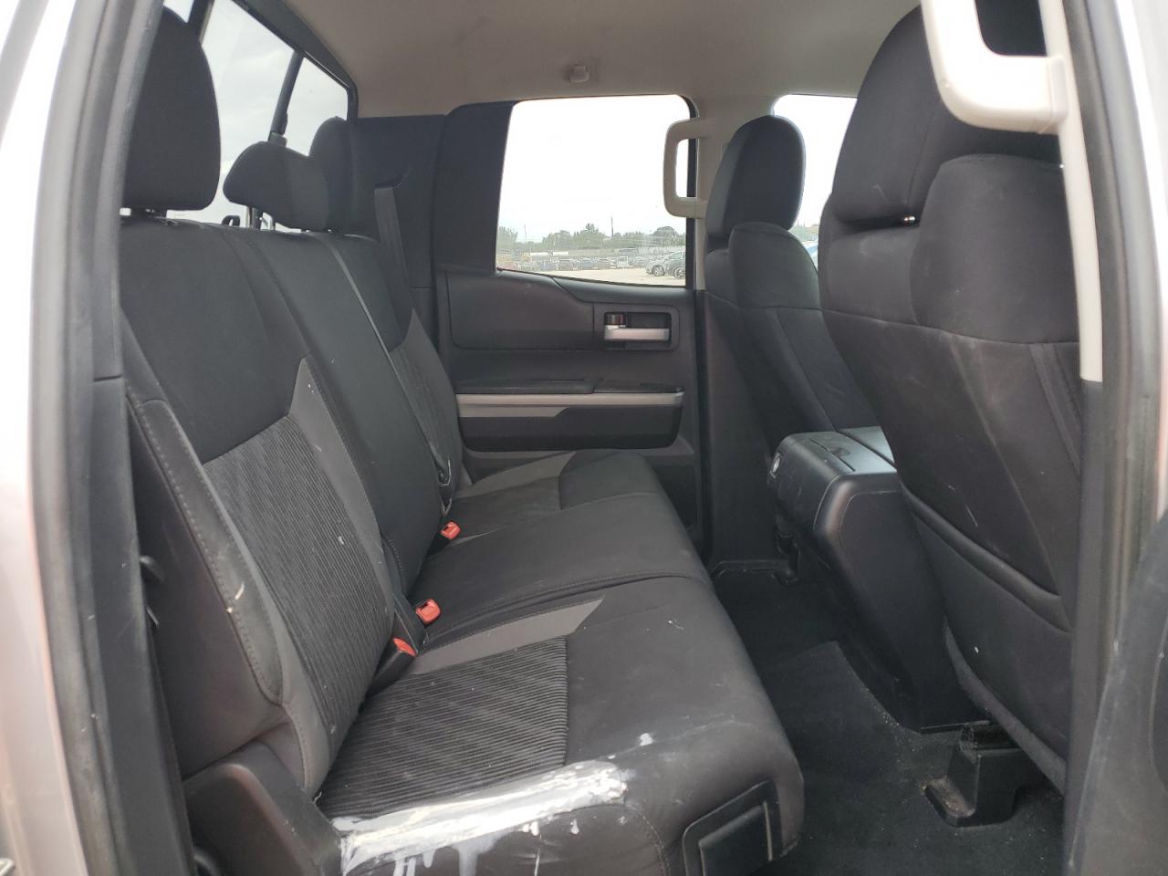 2017 Toyota Tundra - Image 10