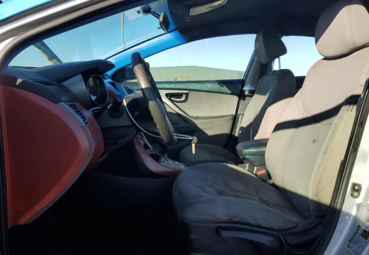 2011 Hyundai Elantra - Image 7