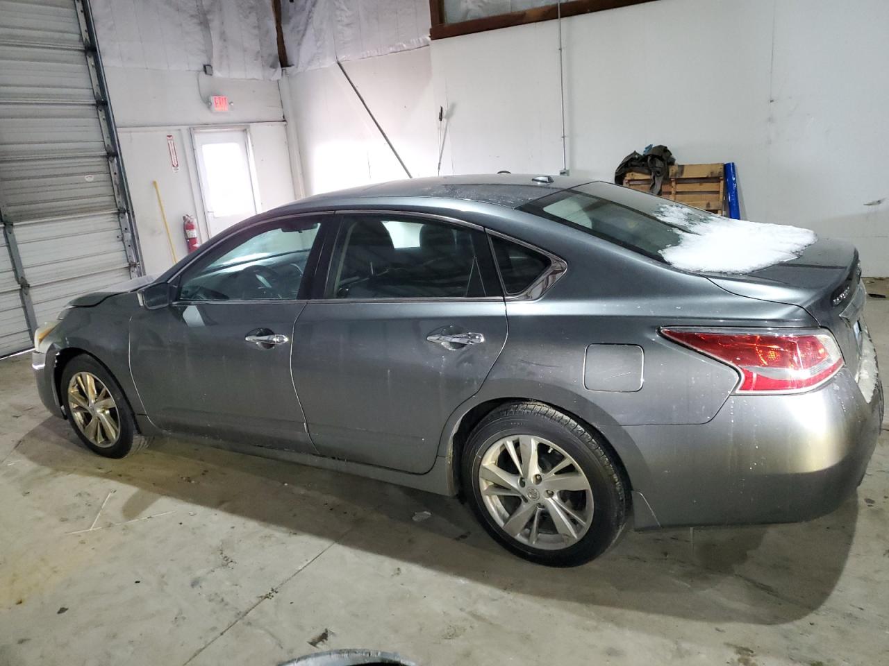 2015 Nissan Altima - Image 2