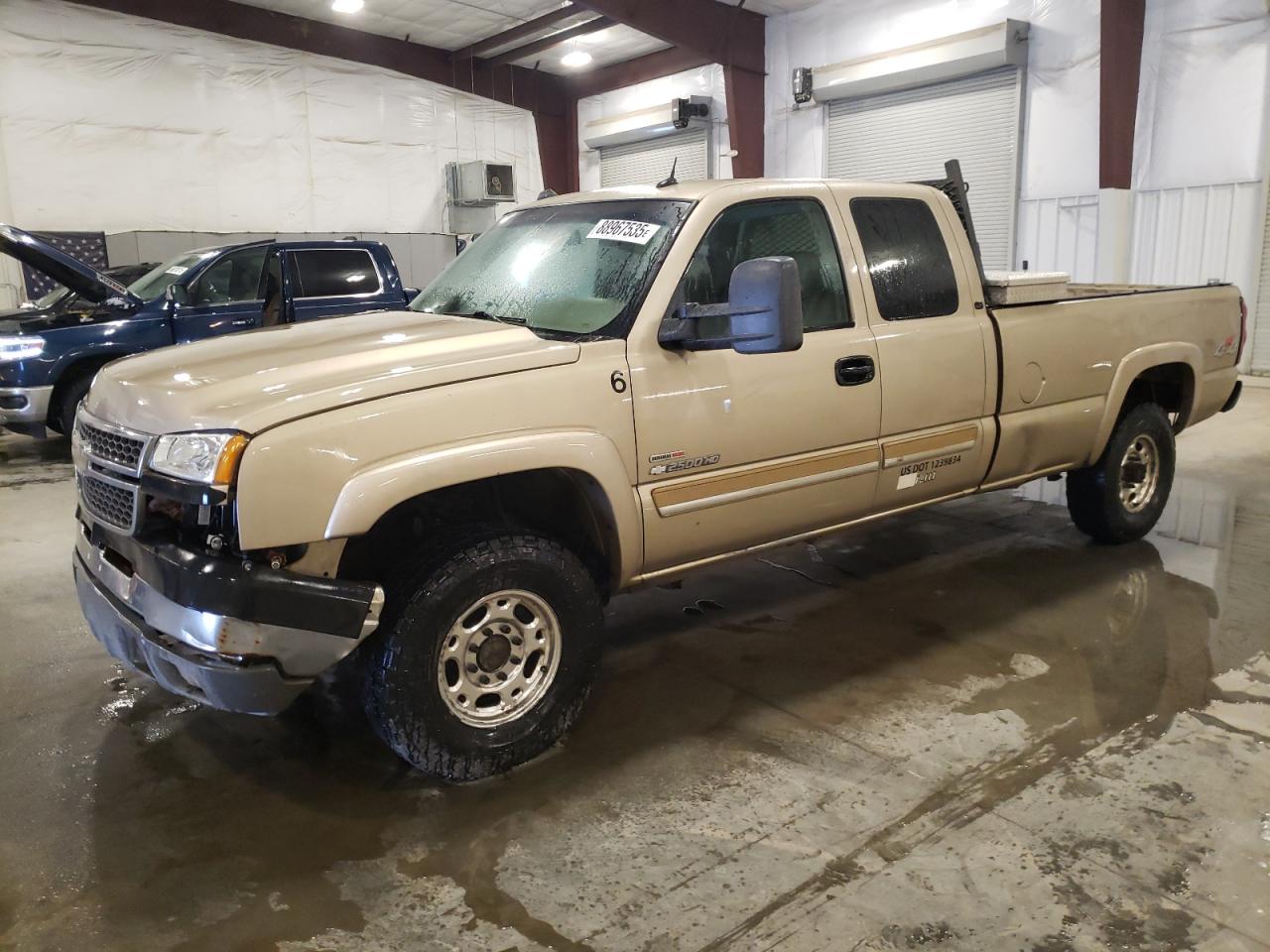 2005 Chevrolet Silverado - Image 1