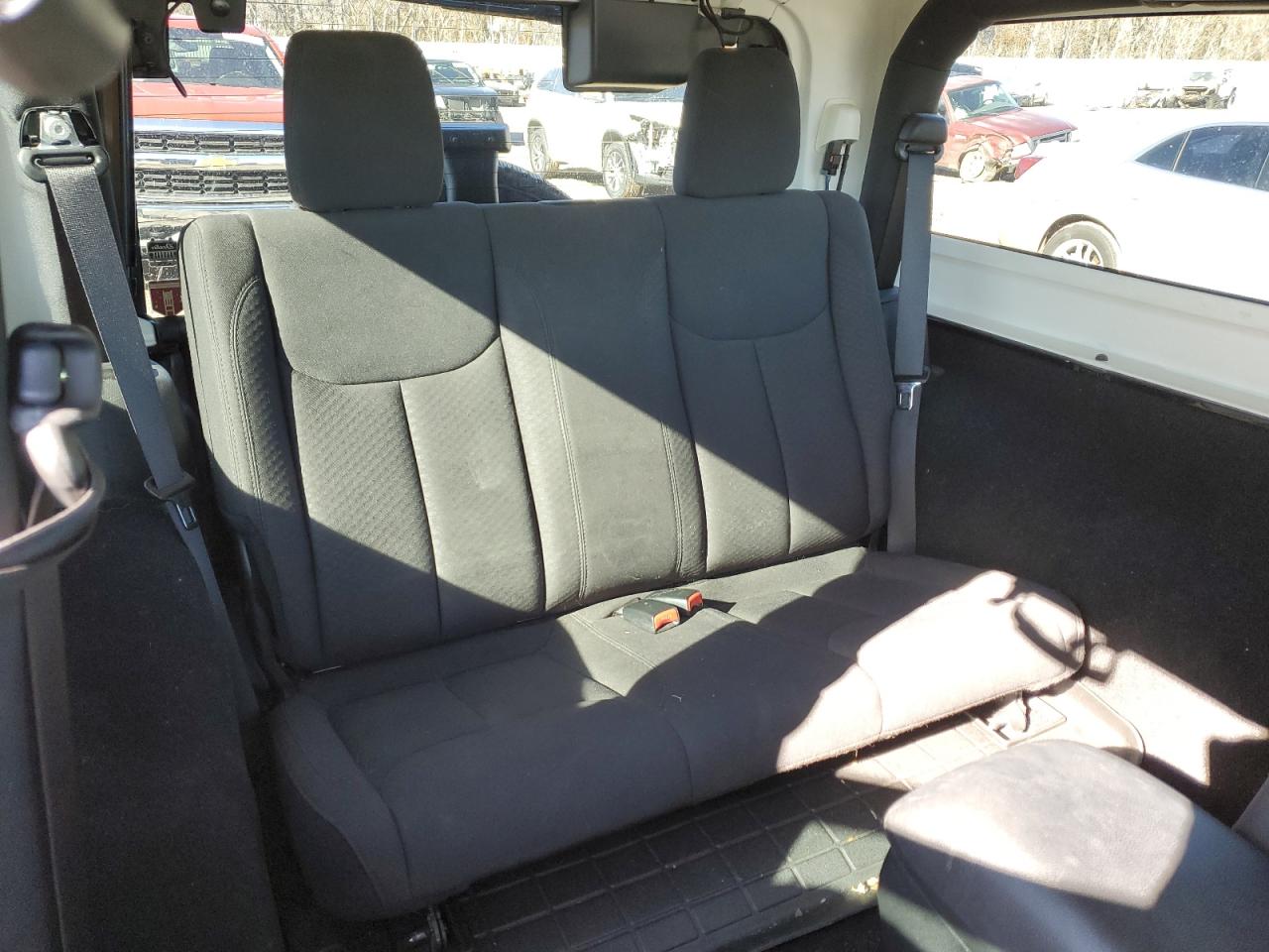 2016 Jeep Wrangler - Image 10