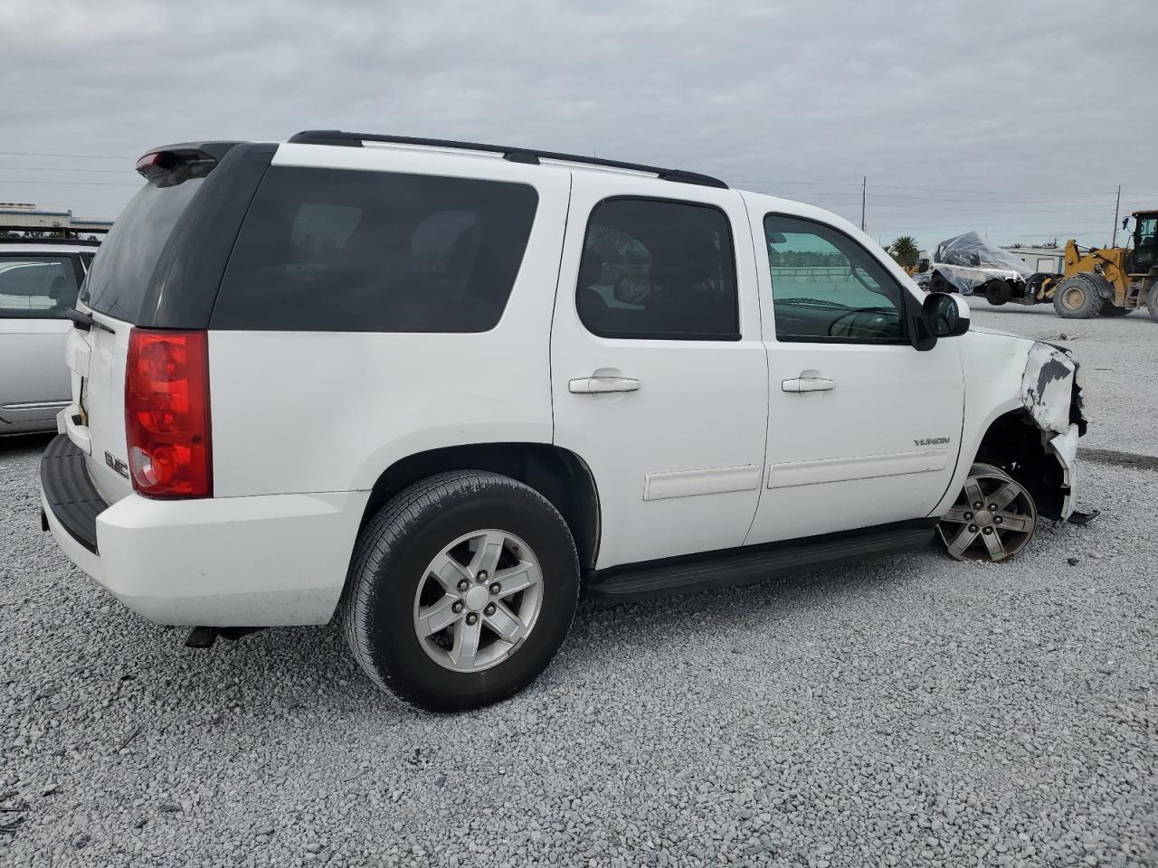 2011 GMC Yukon - Image 3