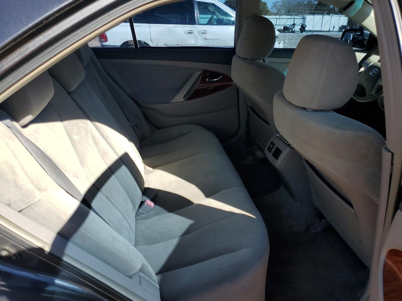 2009 Toyota Camry - Image 10