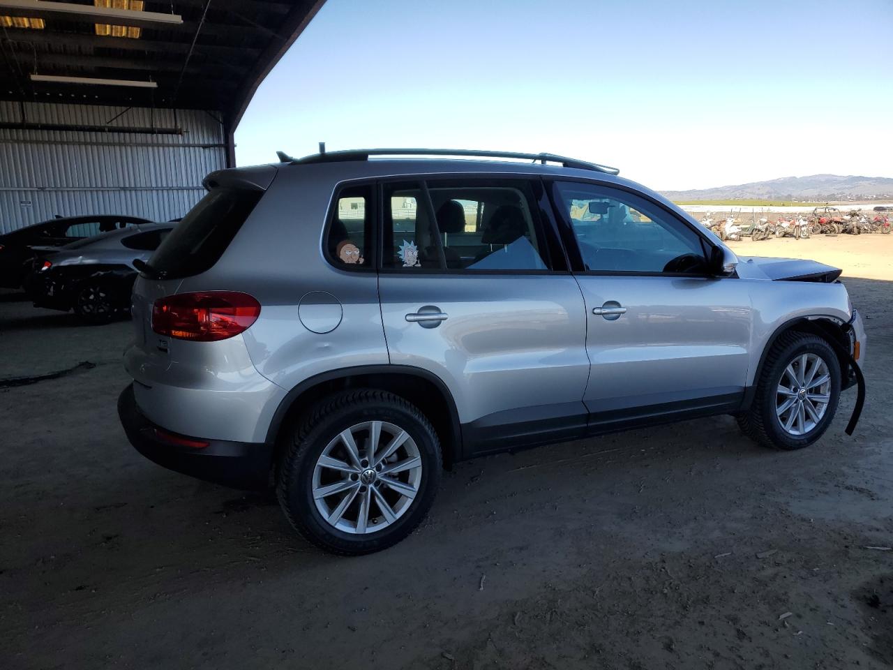 2017 Volkswagen Tiguan - Image 3