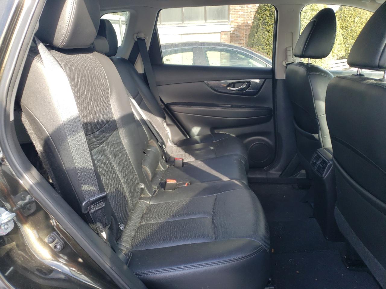 2016 Nissan Rogue - Image 11