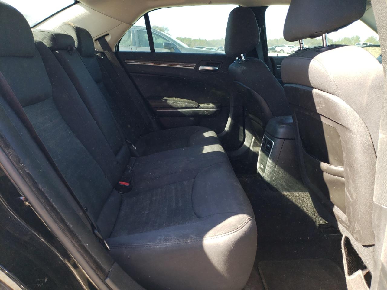 2018 Chrysler 300 - Image 10