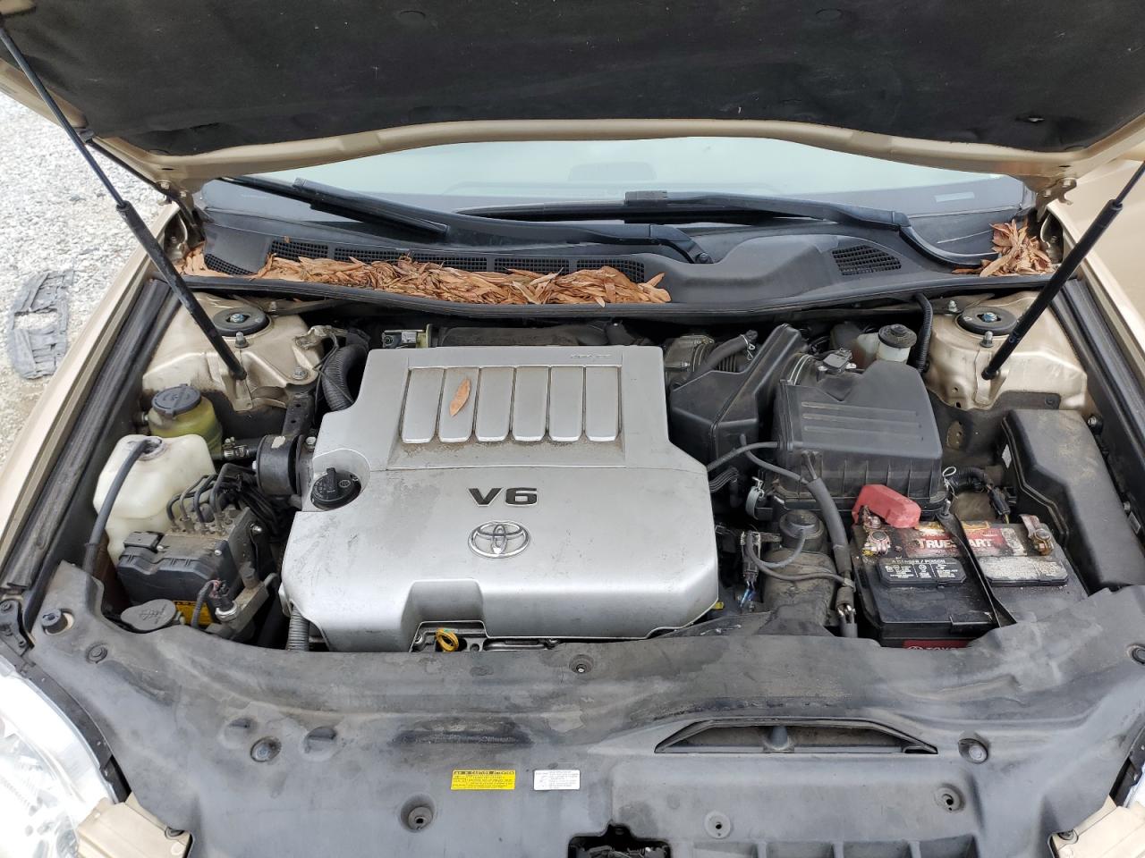 2010 Toyota Avalon - Image 13