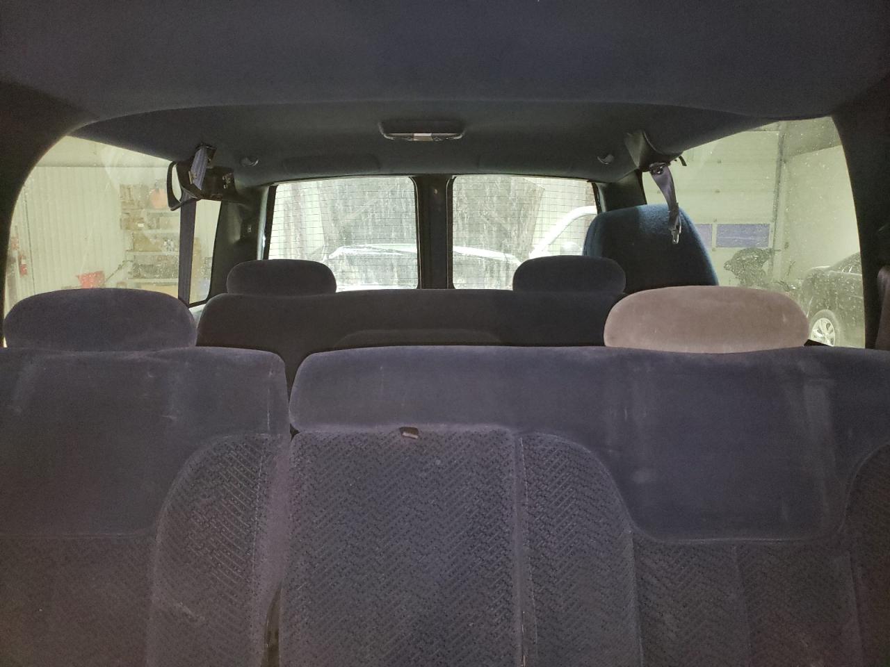 1999 Chevrolet Suburban K2500 VIN: 1GNGK26J2XJ333199 Lot: 88689555