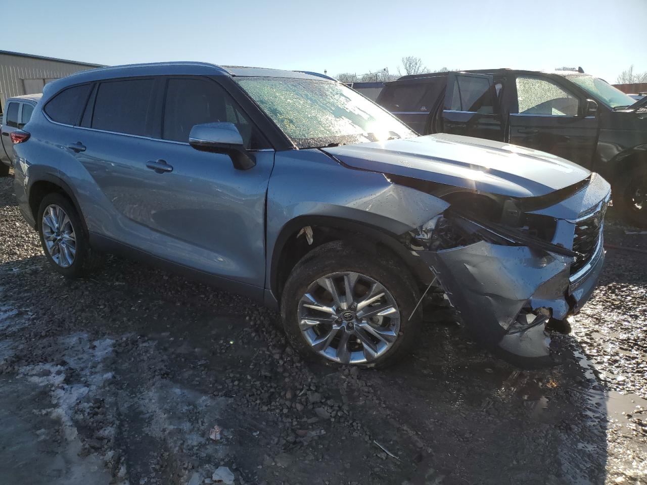 2022 Toyota Highlander - Image 4