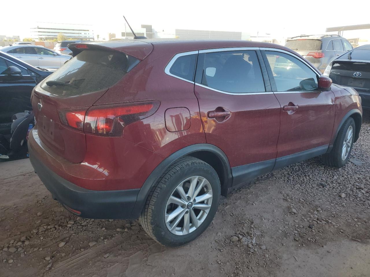 JN1BJ1CP4KW224668 NISSAN All Models 2019