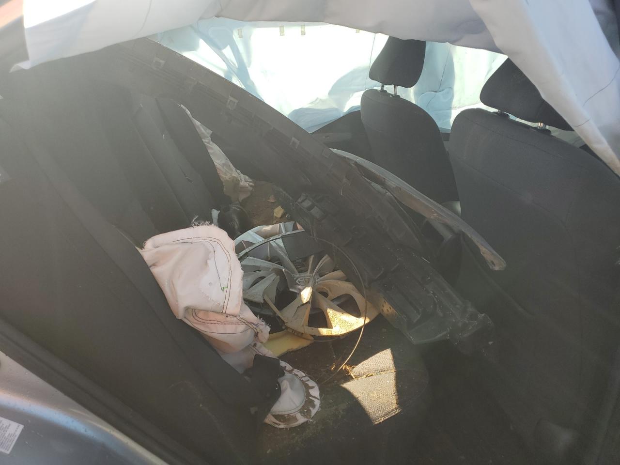 2016 Toyota Camry - Image 10