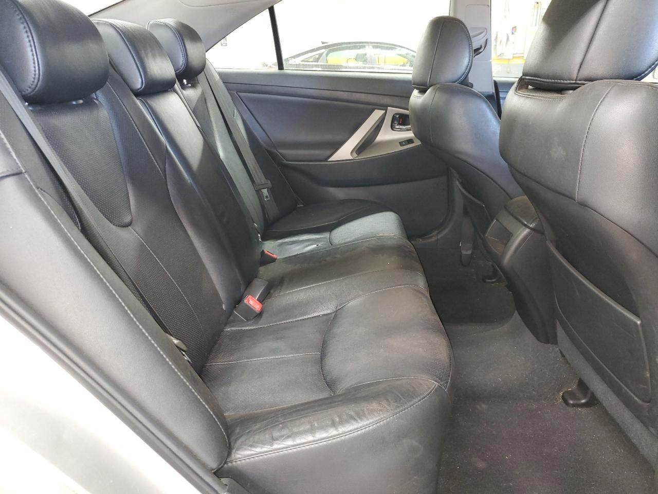 2011 Toyota Camry - Image 10