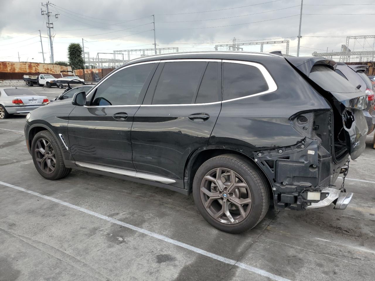 2022 BMW X3 - Image 2