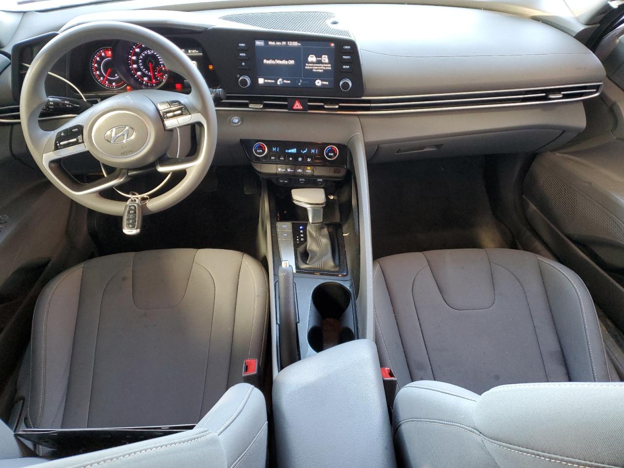 2023 Hyundai Elantra - Image 8