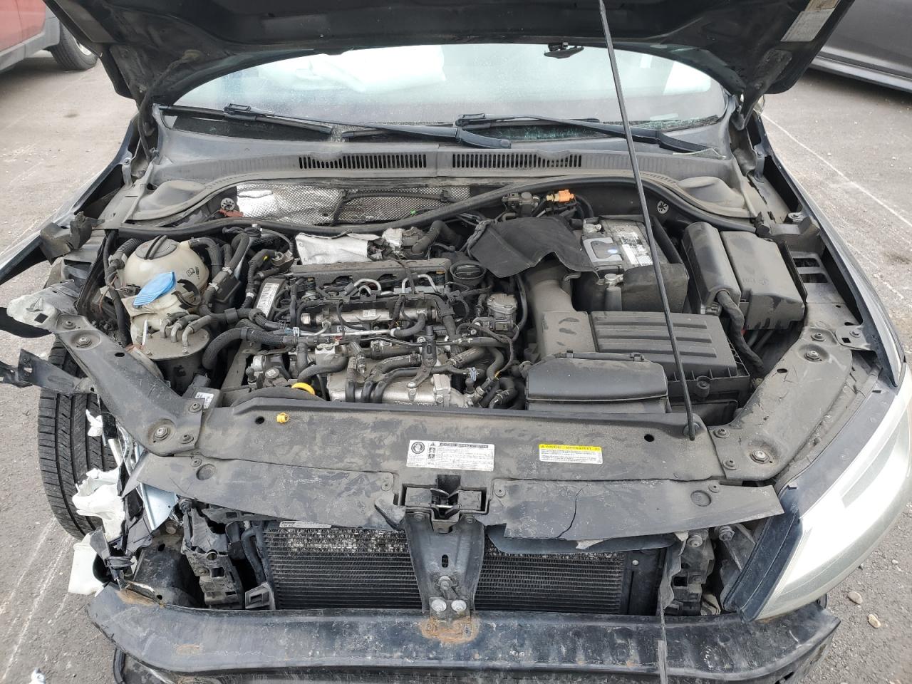 2015 Volkswagen Jetta - Image 11