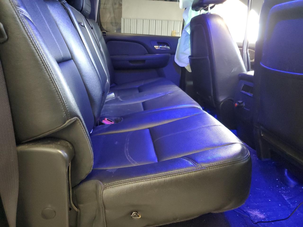 2012 Chevrolet Silverado - Image 11