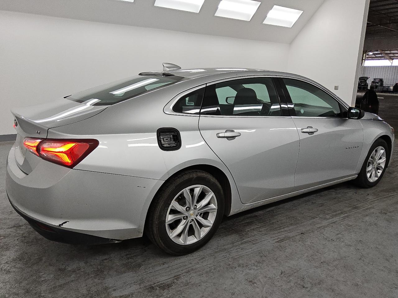 2022 Chevrolet Malibu - Image 3