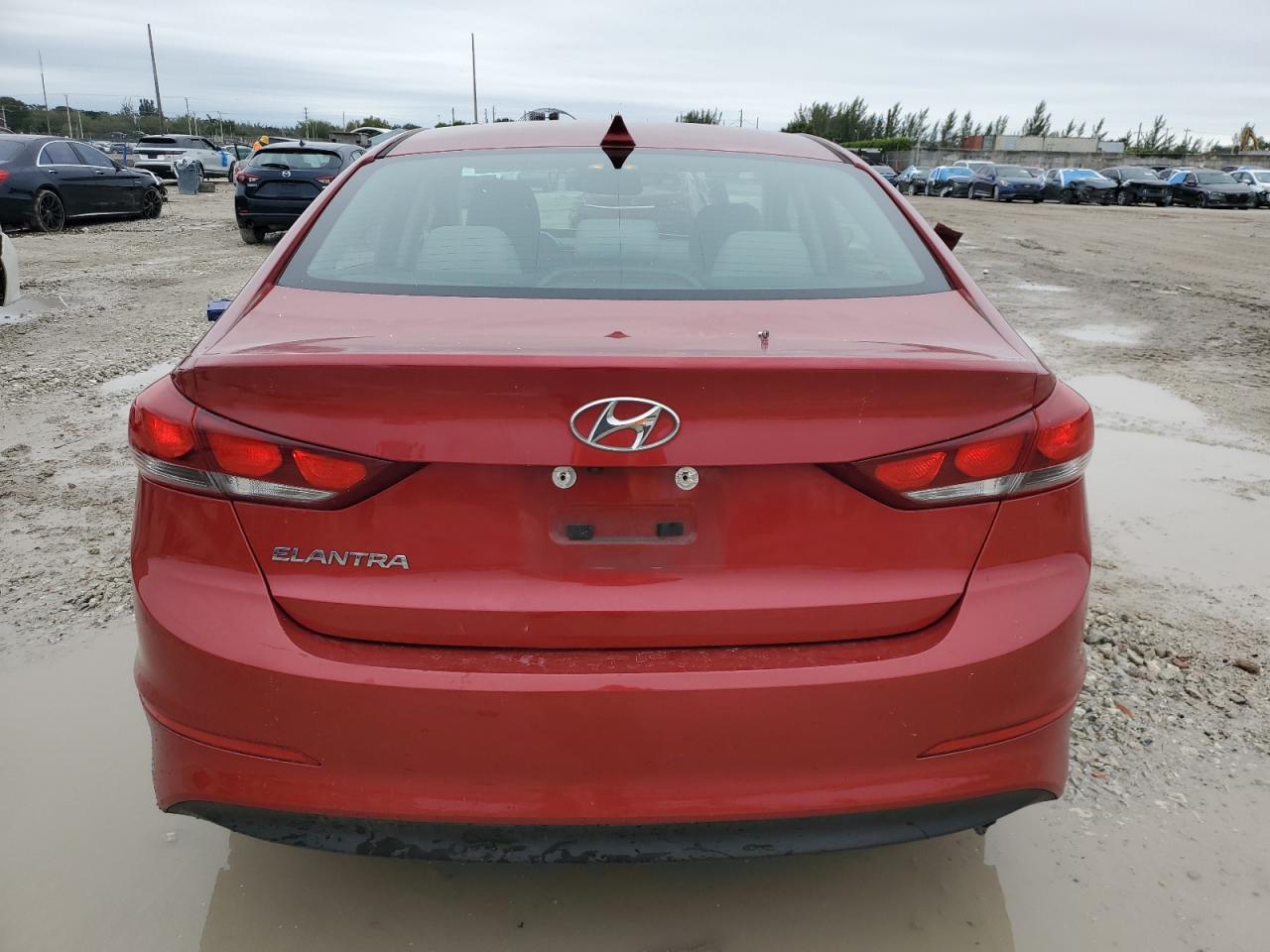 2018 Hyundai Elantra - Image 6