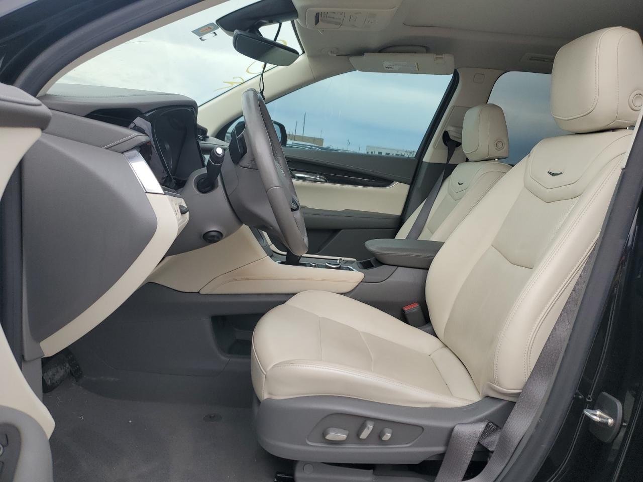 2022 Cadillac XT6 - Image 7