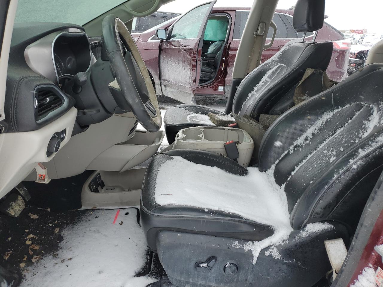 2018 Chrysler Pacifica - Image 7