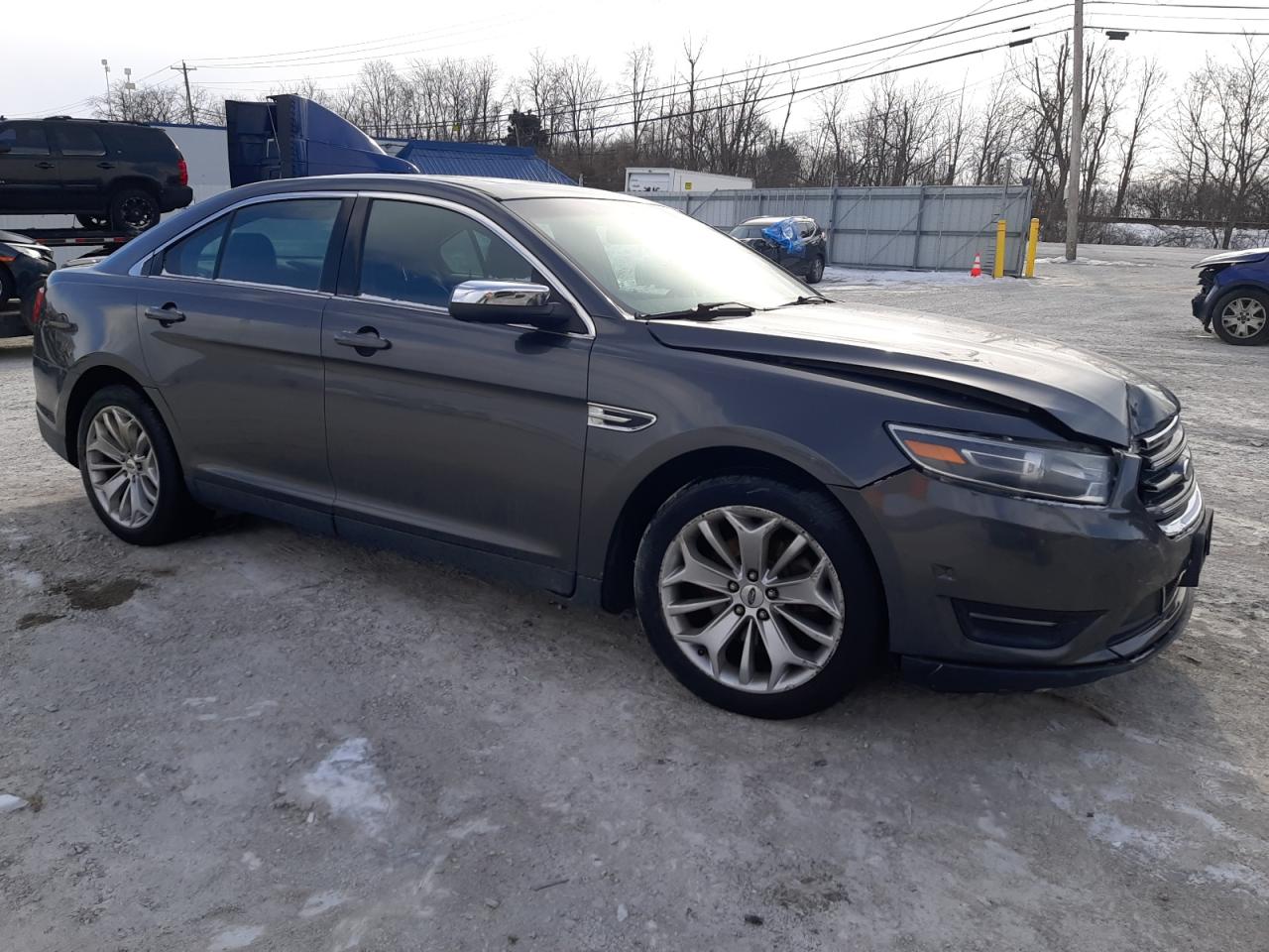 2015 Ford Taurus - Image 4