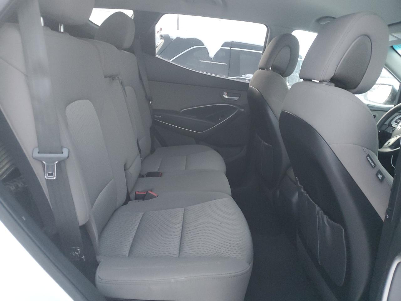 2018 Hyundai Santa Fe - Image 11