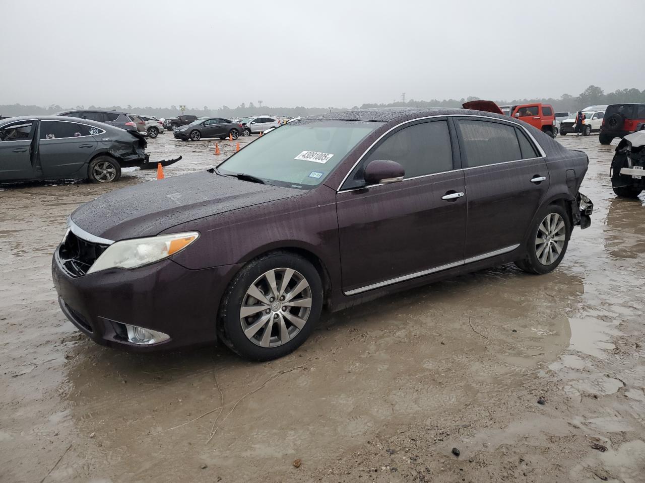 2011 Toyota Avalon - Image 1