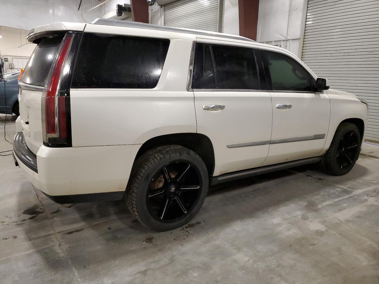 VIN 1GYS4CKJ4FR199573 2015 CADILLAC ESCALADE no.3