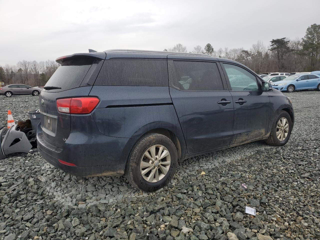 2015 Kia Sedona - Image 3