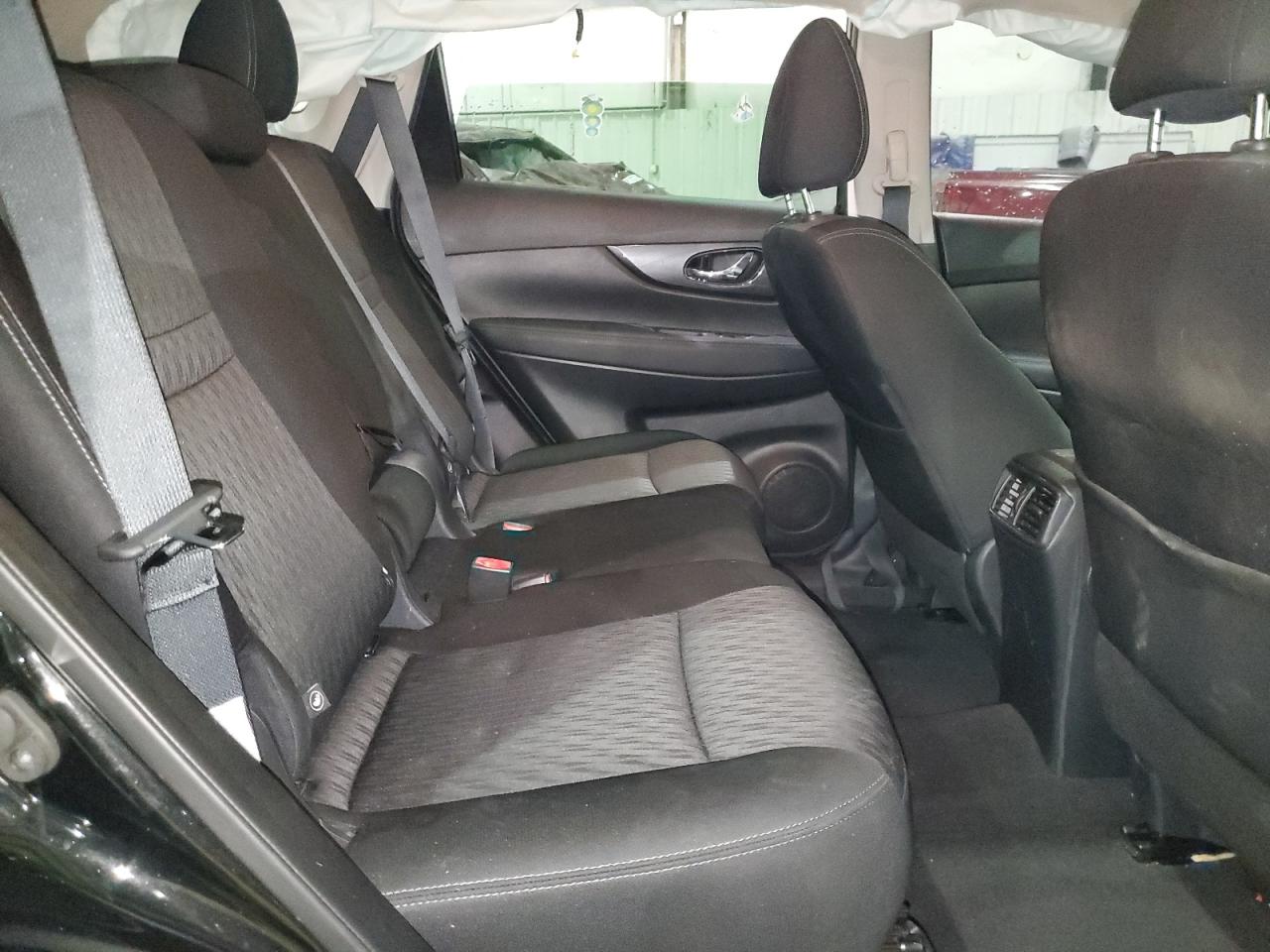 2019 Nissan Rogue - Image 11