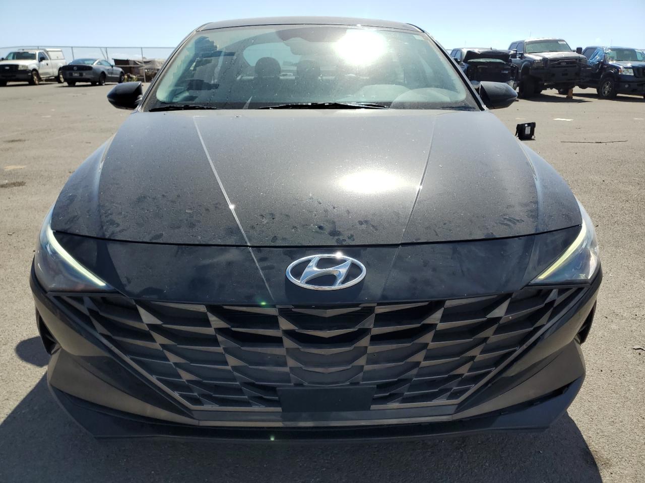 2022 Hyundai Elantra - Image 5